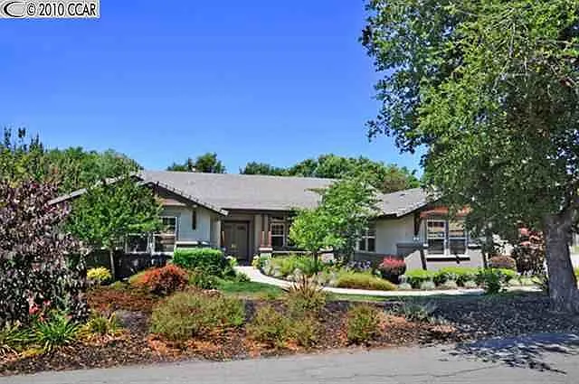 9 Jillian Way photo 1