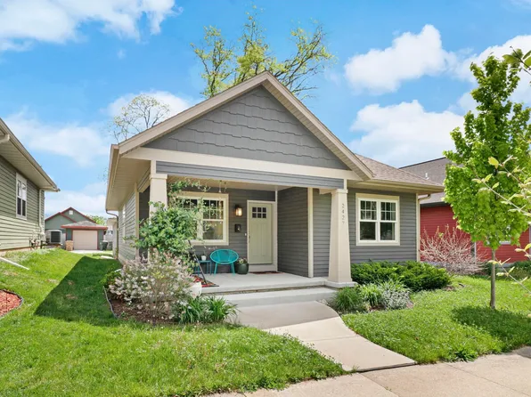 2427 Allied Dr, Madison, WI 53711