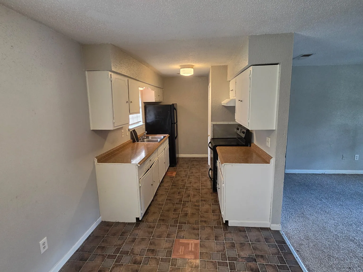 647 Carnation Street - 4 — Photo 3
