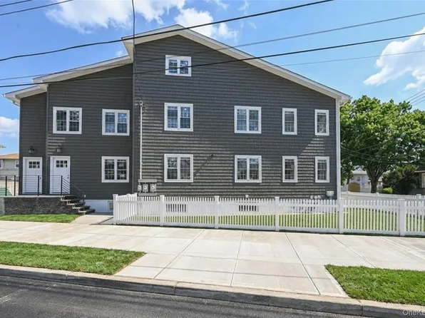 118-11 Lakeview Boulevard, Jamaica South, NY 11434