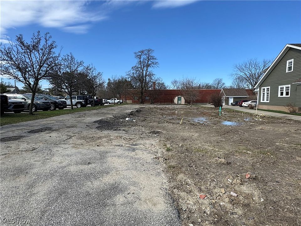1st image of 1260 Smith Ct