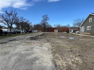 1260 Smith Ct, Rocky River, OH 44116