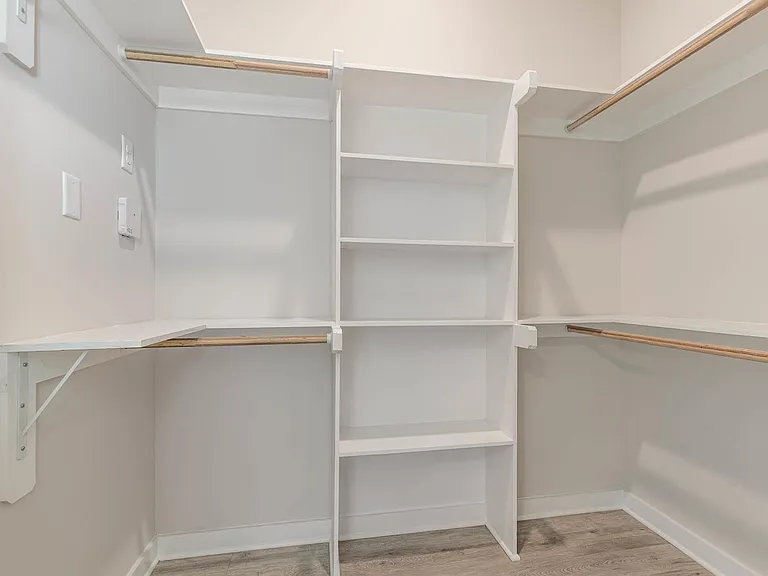 Middle Sound West Apartments — Photo 75