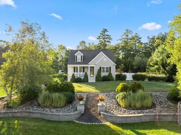 2 Sprucedale Dr, Sturbridge, MA 01566