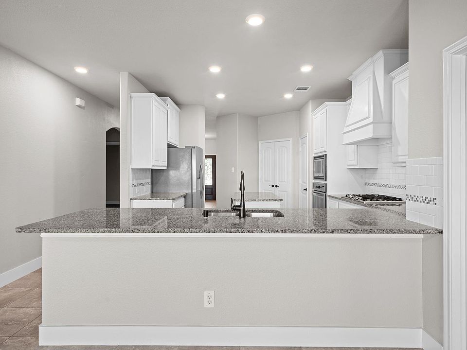 1st image of 3027 Maverick Dr