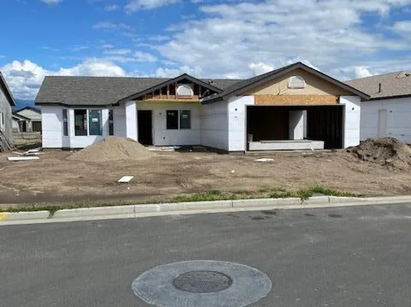 1082 S Chess Terrace Street, Porterville, CA 93257