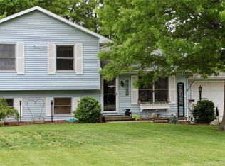 909 N 33rd St, Mattoon, IL 61938