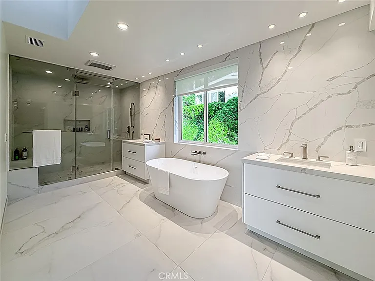 4266 Louise Ave — Photo 15