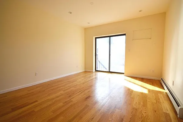 Rented by Evergreen Apartments BK | media 24