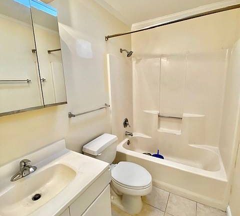 5th image of 15 Chestnut St APT 9