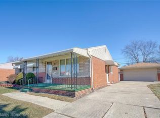 34356 Whittaker St, Clinton Township, MI 48035