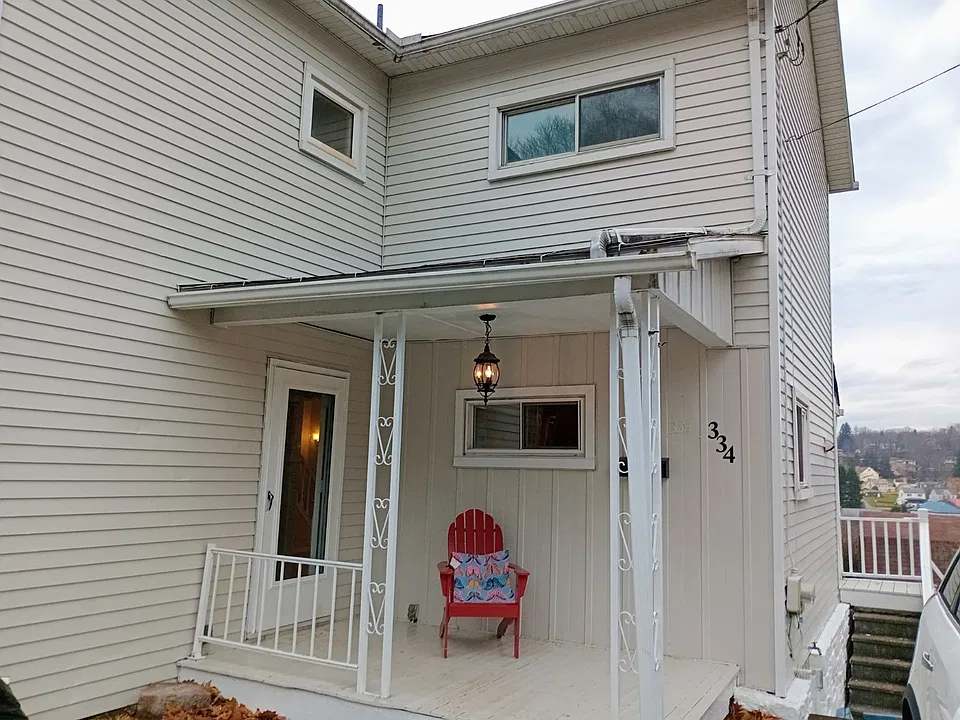 334 Crystal St