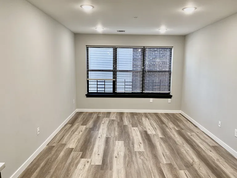 77 Park Ave #215 — Photo 5