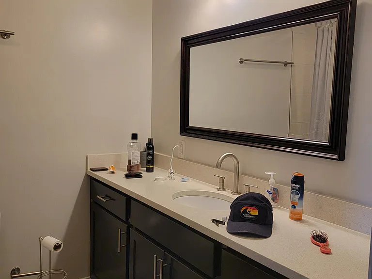 hallway bathroom-2nd fl