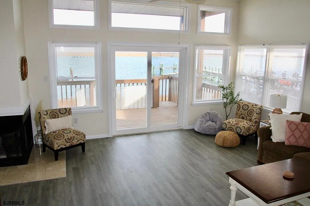 3 bed, 3.0 bath, $3,000 — Photo 4