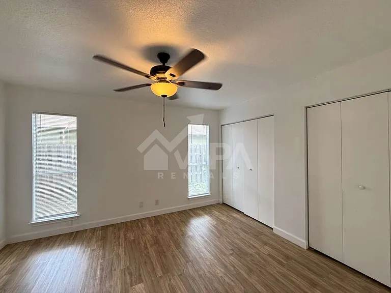 3230 Bear Springs Dr — Photo 11