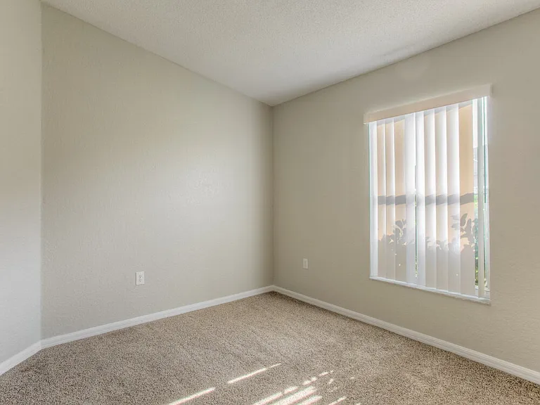 4944 Palm View Dr N — Photo 9