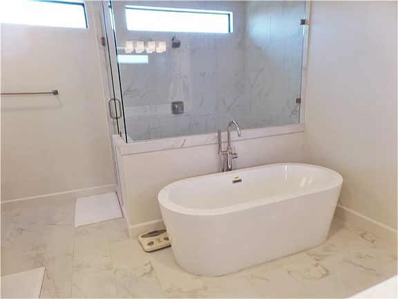 4th image of 6616 Del Norte Ln