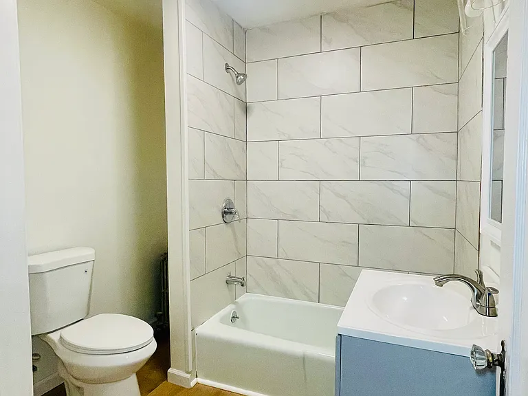 65 S Gates Ave — Photo 13