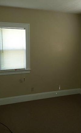 5th image of 10819 Plymouth Ave