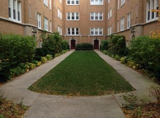 2541 Prairie Ave APT 3, Evanston, IL 60201