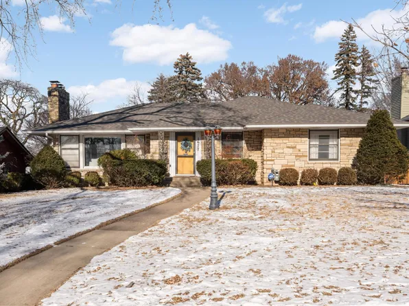 1677 Bohland Ave, Saint Paul, MN 55116