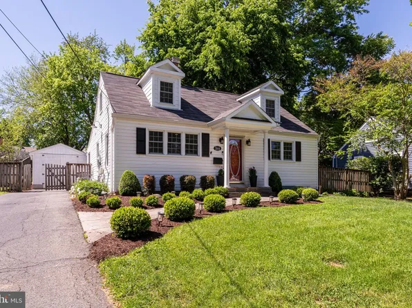 3144 Holloway Rd, Falls Church, VA 22042