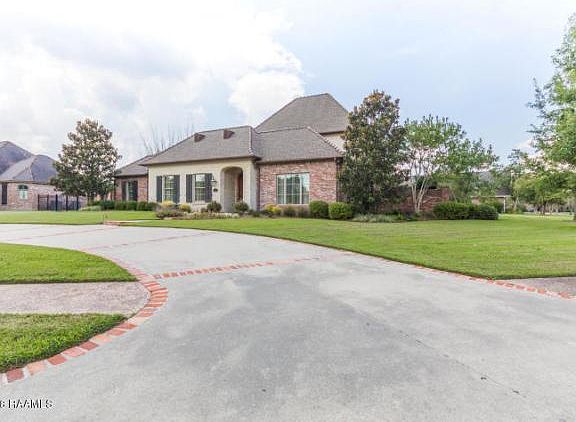 5th image of 303 Sawgrass Ln