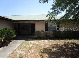 820 N St Clair Abrams Ave, Tavares, FL 32778