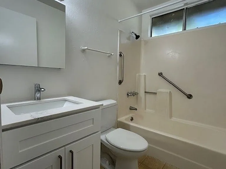 117 Tewksbury Ave #6 — Photo 9