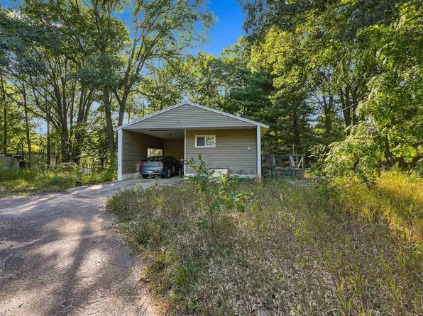 2348 Fashion Ave, Interlochen, MI 49643
