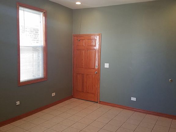 3rd image of 1109 N Wood St APT 2