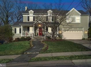 9612 Parkwood Dr, Bethesda, MD 20814