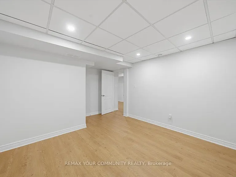 2 Hollywood Hill Cir #LOWER — Photo 18