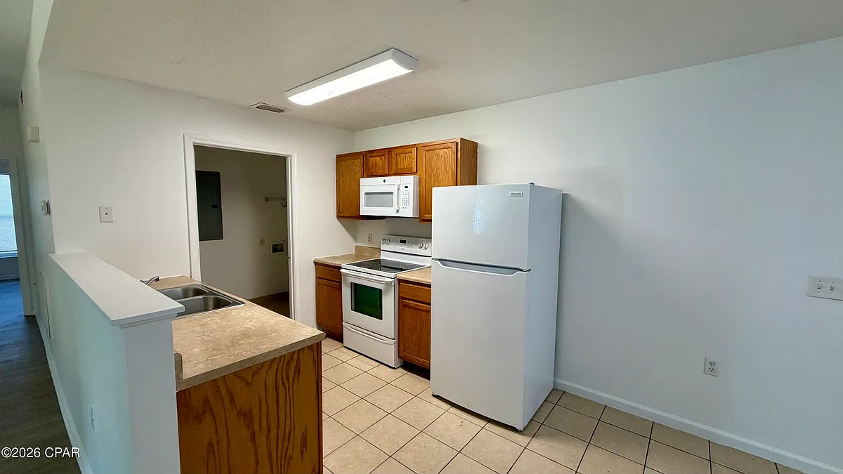Building Photo - 9117 Laird St #9127