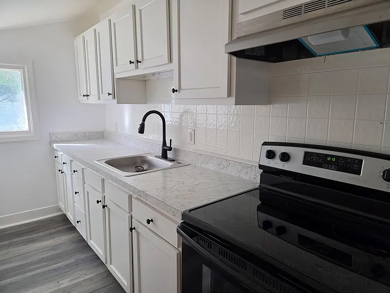 8 Norton St #10 — Photo 10