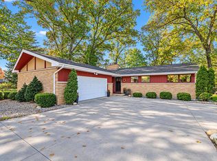 28373 Springbrook Dr, Lawton, MI 49065