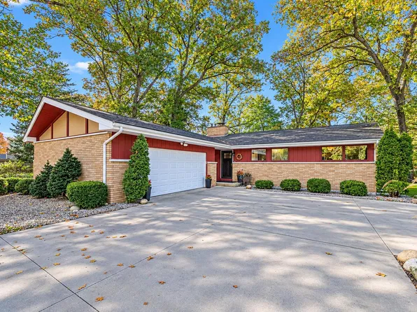 28373 Springbrook Dr, Lawton, MI 49065