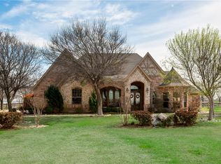 10272 Mustang Downs Dr, Benbrook, TX 76126