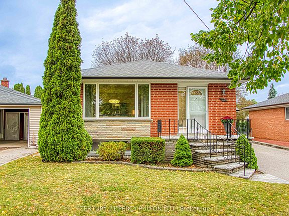 3rd image of 32 Bromton Dr