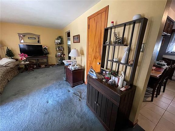 5th image of 524 Lebanon Manor Dr