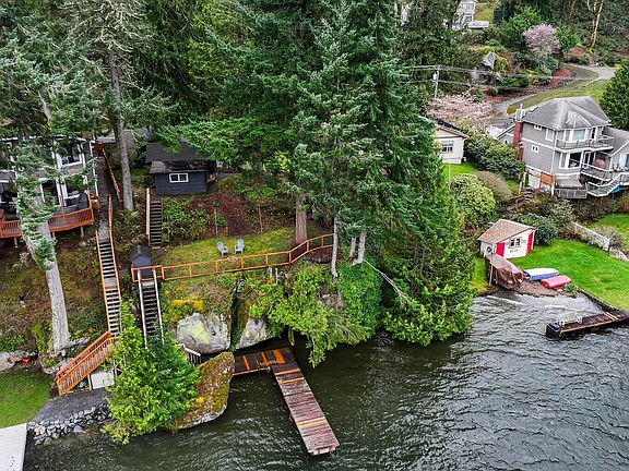 3rd image of 2562 Lake Whatcom Boulevard