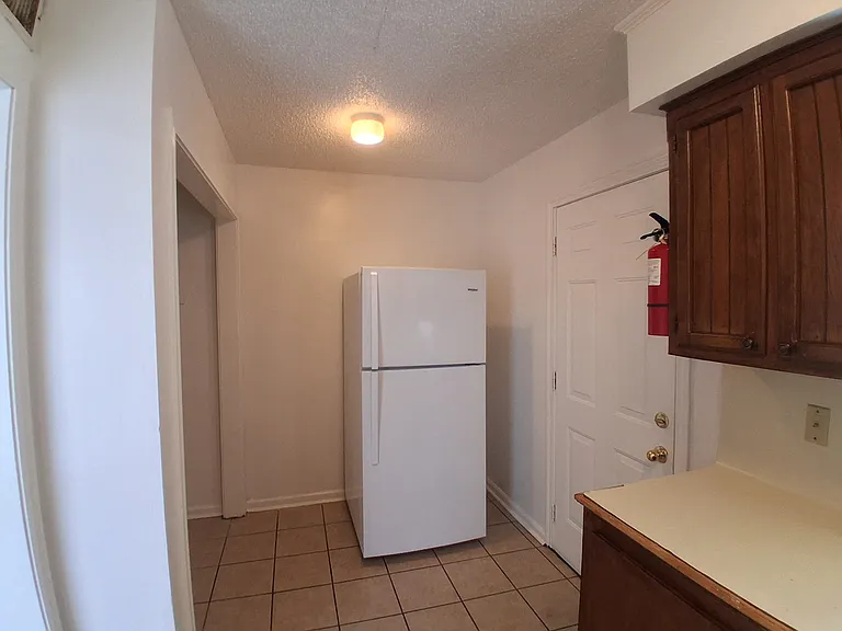 116 Oak Ridge Ave #D — Photo 7