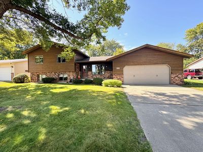 404 Deschepper St, Marshall, MN, 56258