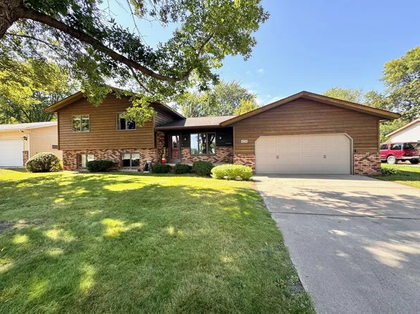 404 Deschepper St, Marshall, MN 56258