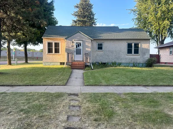 1907 Cedar Ave, Worthington, MN 56187