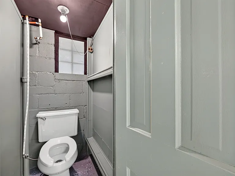 2836 N Richards St — Photo 17