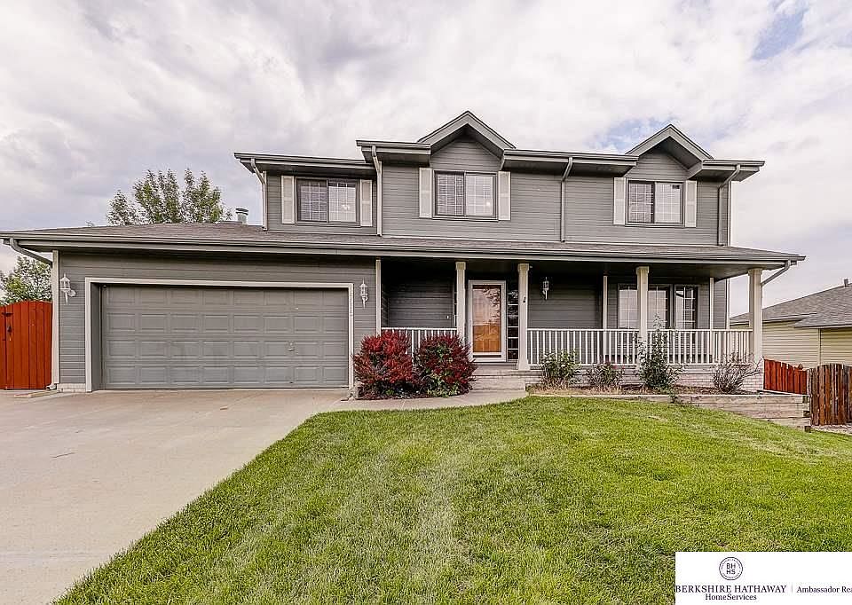 1st image of 3716 Helwig Ave