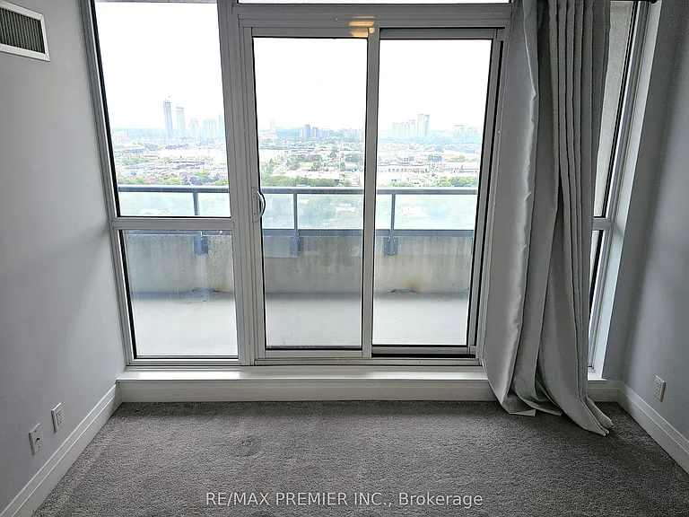17 Zorra St #2101 — Photo 9