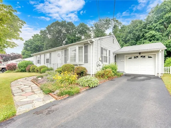 50 Ridge Dr, East Providence, RI 02914